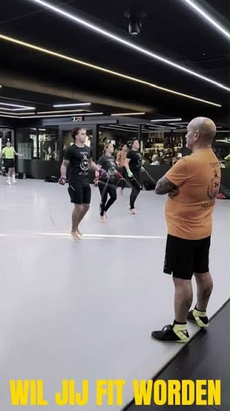 Conditietraining in de nieuwe Team Holzken-gym